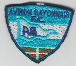 Petit-écusson-tissu-brodé-AVIRON-BAYONNAIS-FOOTBALL